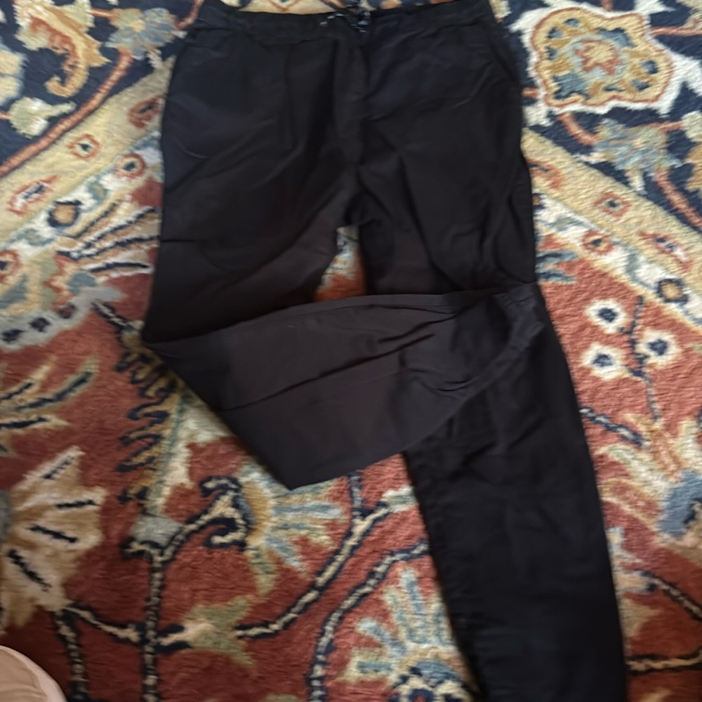 AE Men’s Small Black Heavy cotton Joggers